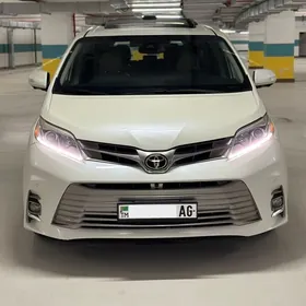 Toyota Sienna 2019