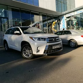 Toyota Highlander 2018