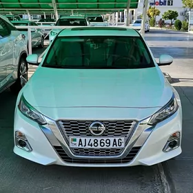 Nissan Altima 2020