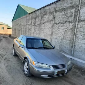 Toyota Camry 1999