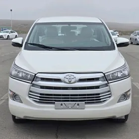 Toyota Innova 2020