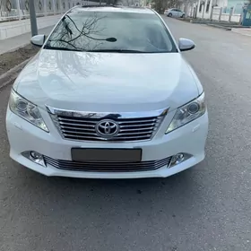 Toyota Camry 2014