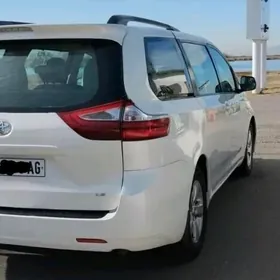 Toyota Sienna 2016