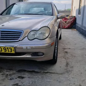 Mercedes-Benz C320 2001