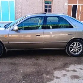 Toyota Camry 1999