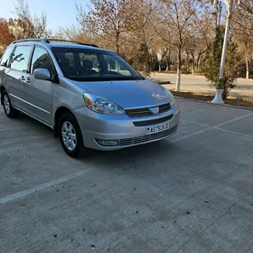 Toyota Sienna 2004