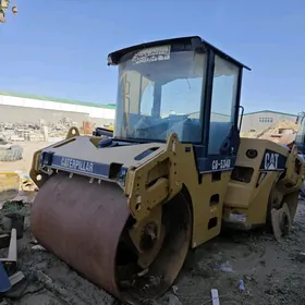 Caterpillar Dozer 2004