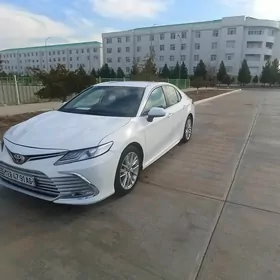 Toyota Camry 2021