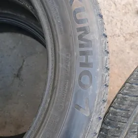 Kumho 235 45 19