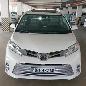 Toyota Sienna 2019