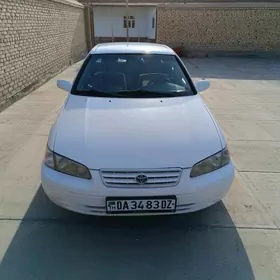 Toyota Camry 1999