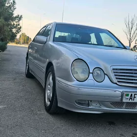 Mercedes-Benz E320 2001