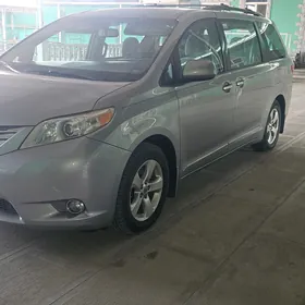 Toyota Sienna 2016