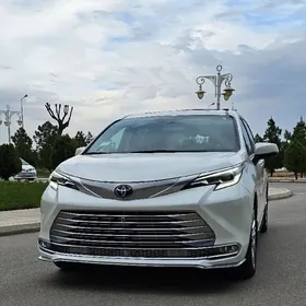 Toyota Sienna 2021