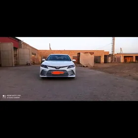 Toyota Camry 2019