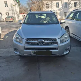 Toyota RAV4 2011