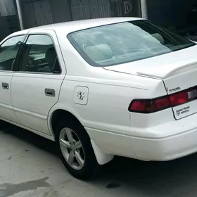 Toyota Camry 1999