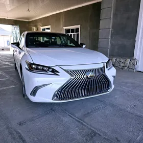 Lexus ES 350 2019