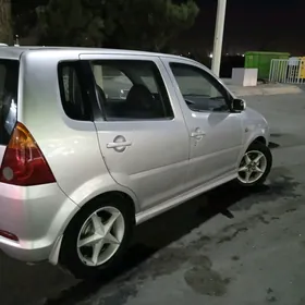 Daihatsu Sirion 2003