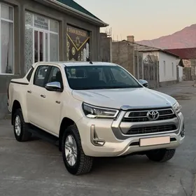 Toyota Hilux 2022