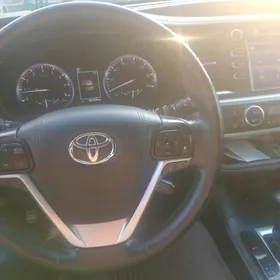 Toyota Highlander 2019