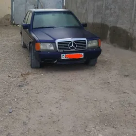 Mercedes-Benz CLA 1986