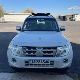 Mitsubishi Pajero 2013