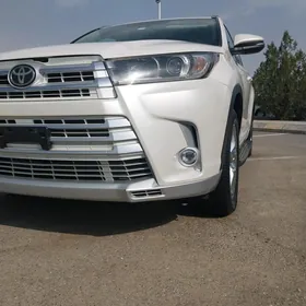 Toyota Highlander 2019