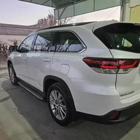 Toyota Highlander 2019