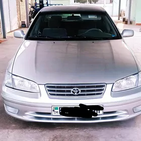 Toyota Camry 2000