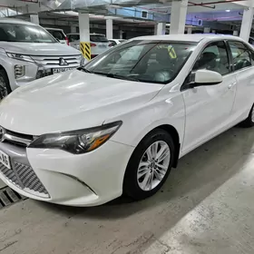 Toyota Camry 2017