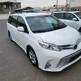 Toyota Sienna 2020