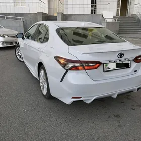 Toyota Camry 2022