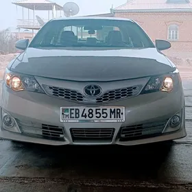 Toyota Camry 2012