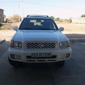 Nissan Pathfinder 2001