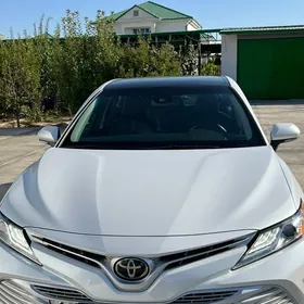 Toyota Camry 2018