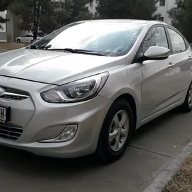 Hyundai Accent 2012