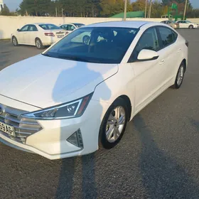 Hyundai Elantra 2020