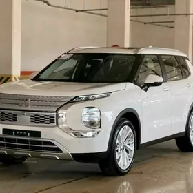 Mitsubishi Outlander 2024