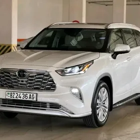 Toyota Highlander 2021