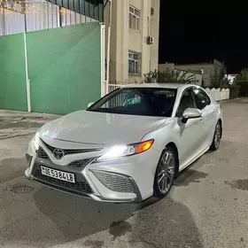 Toyota Camry 2019