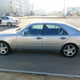 Mercedes-Benz E420 1996