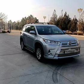 Toyota Highlander 2019