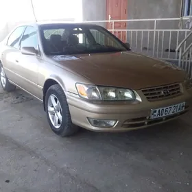 Toyota Camry 2001