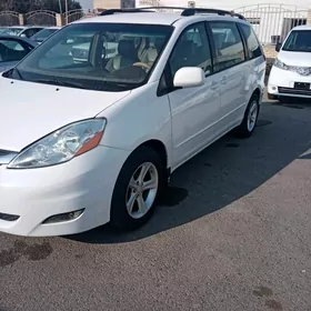 Toyota Sienna 2005