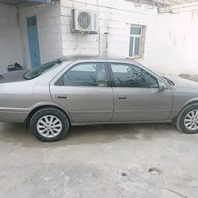 Toyota Camry 2001