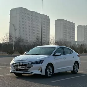 Hyundai Elantra 2020