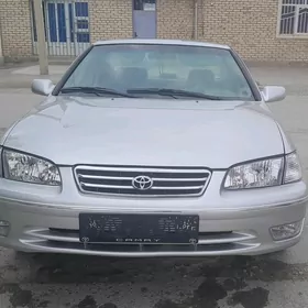 Toyota Camry 2001