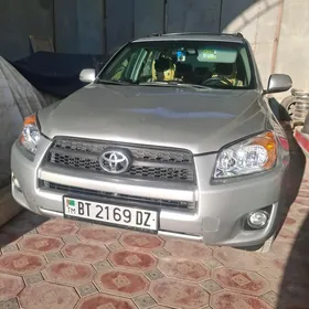 Toyota RAV4 2011