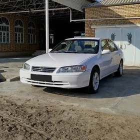 Toyota Camry 2000